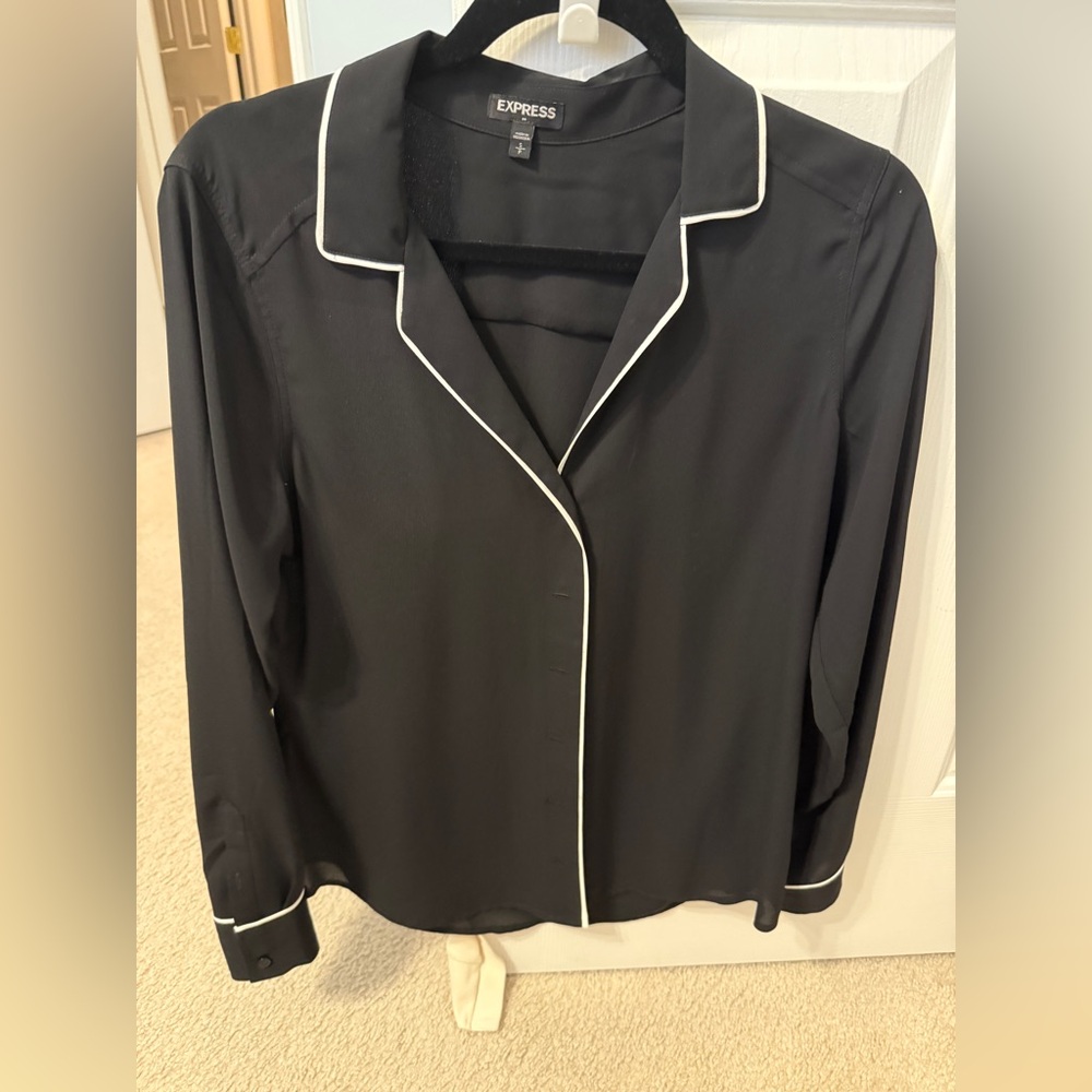 NWOT Express Black Blouse with White Piping Trim, small